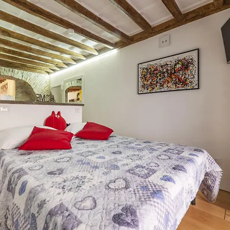 Guesthost - Largo Di Torre Argentina Cozy *