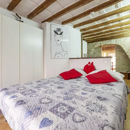 Guesthost - Largo Di Torre Argentina Cozy