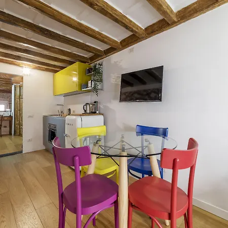 Guesthost - Largo Di Torre Argentina Cozy Appartement *