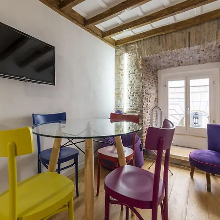 Guesthost - Largo Di Torre Argentina Cozy *